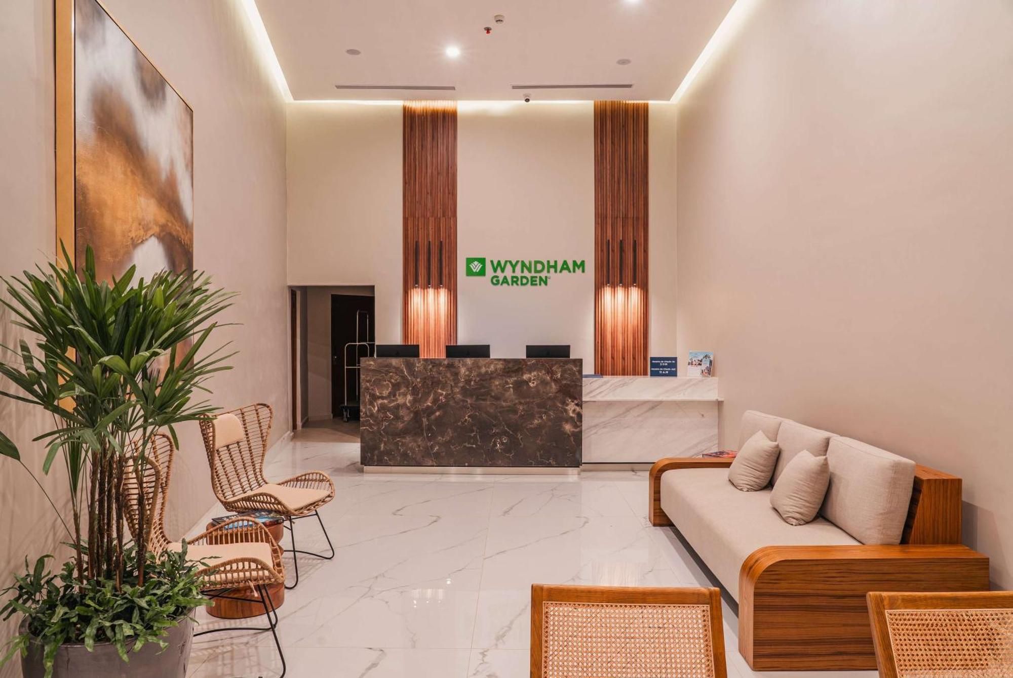 Wyndham Garden Marina 3*
